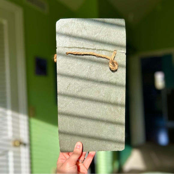 VTG Painted Cottagecore Farm Stone Goose With Red Bow Welcome Plaque Wall Sign - Picture 3 of 6